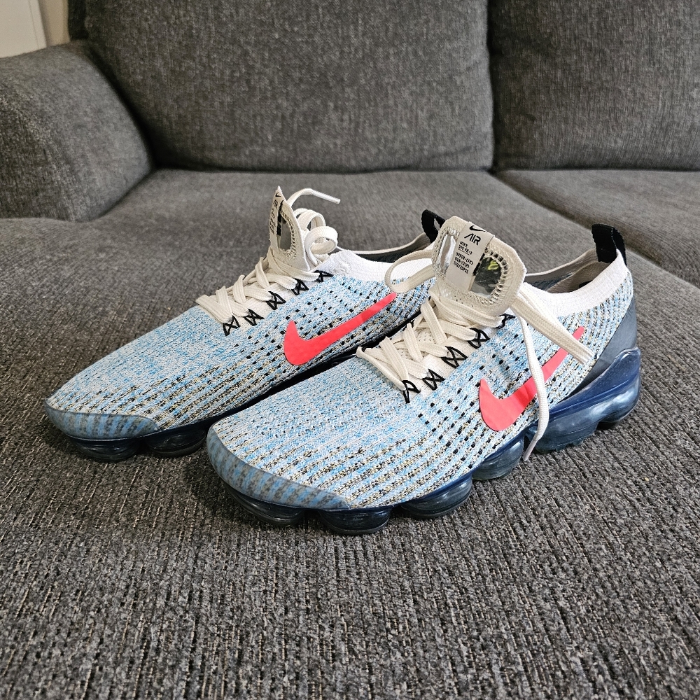 Nike Blue and Pink Air VaporMax Flyknit Shoes